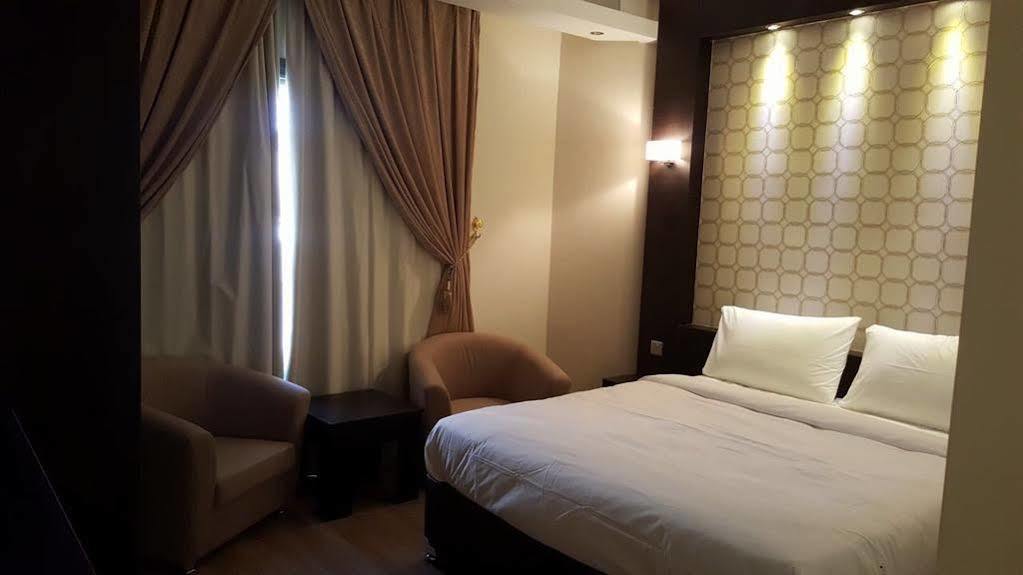 Al Muhanna Plaza Salmiya Old Souk Kuvait Kültér fotó